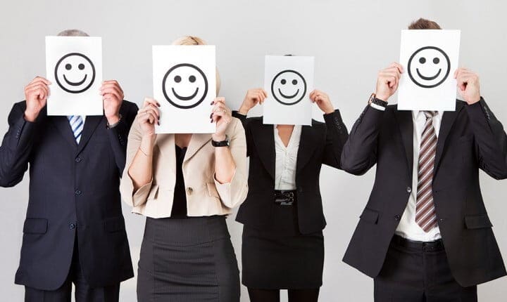 Felicidade tem efeito dominó na saúde mental e ganha espaço em empresas